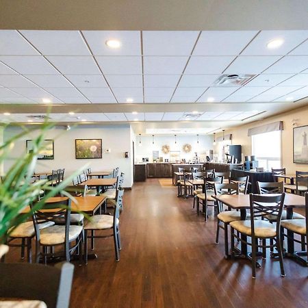 Best Western Plus Lacombe Inn&Suites Exterior foto
