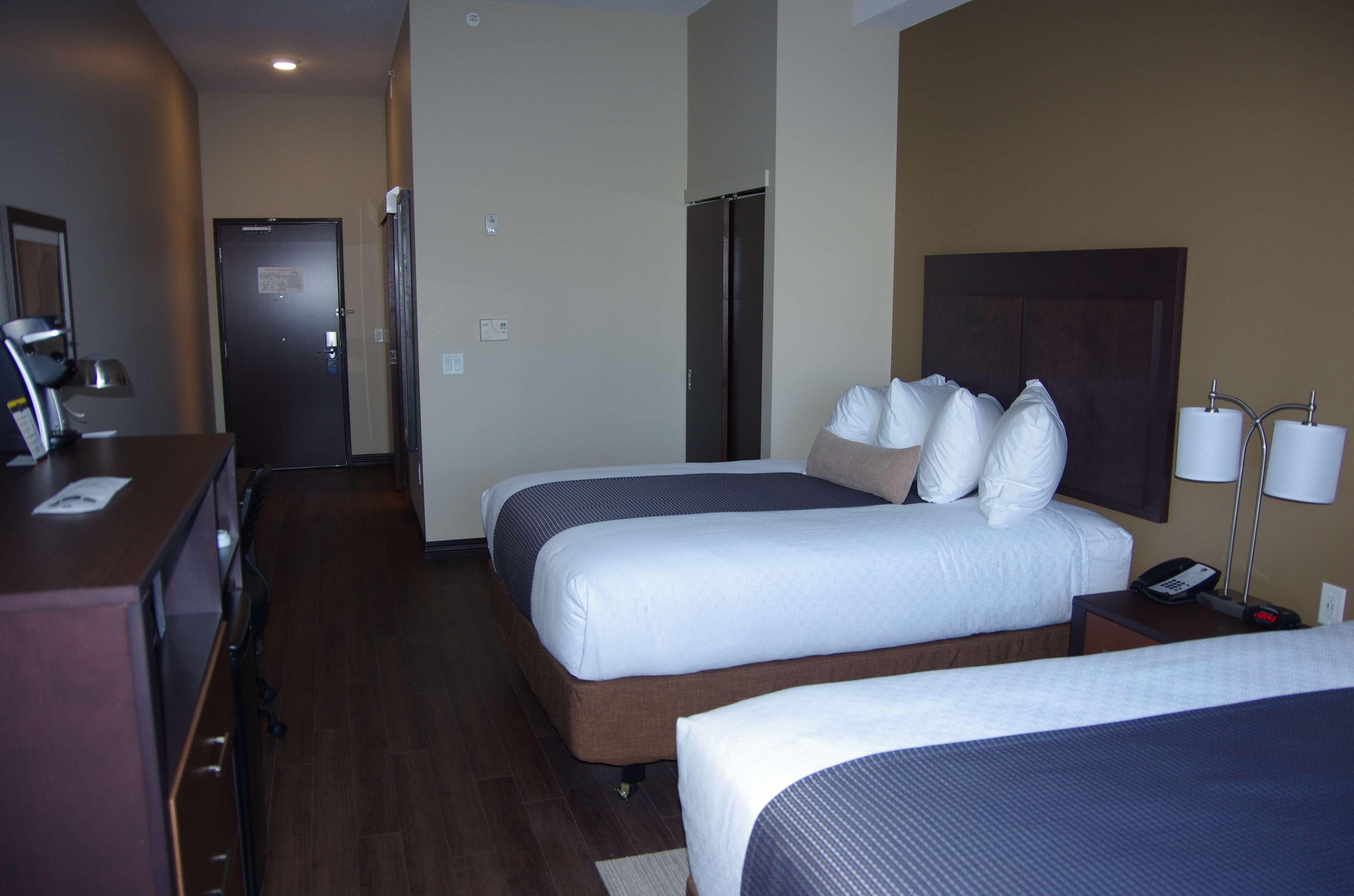 Best Western Plus Lacombe Inn&Suites Exterior foto