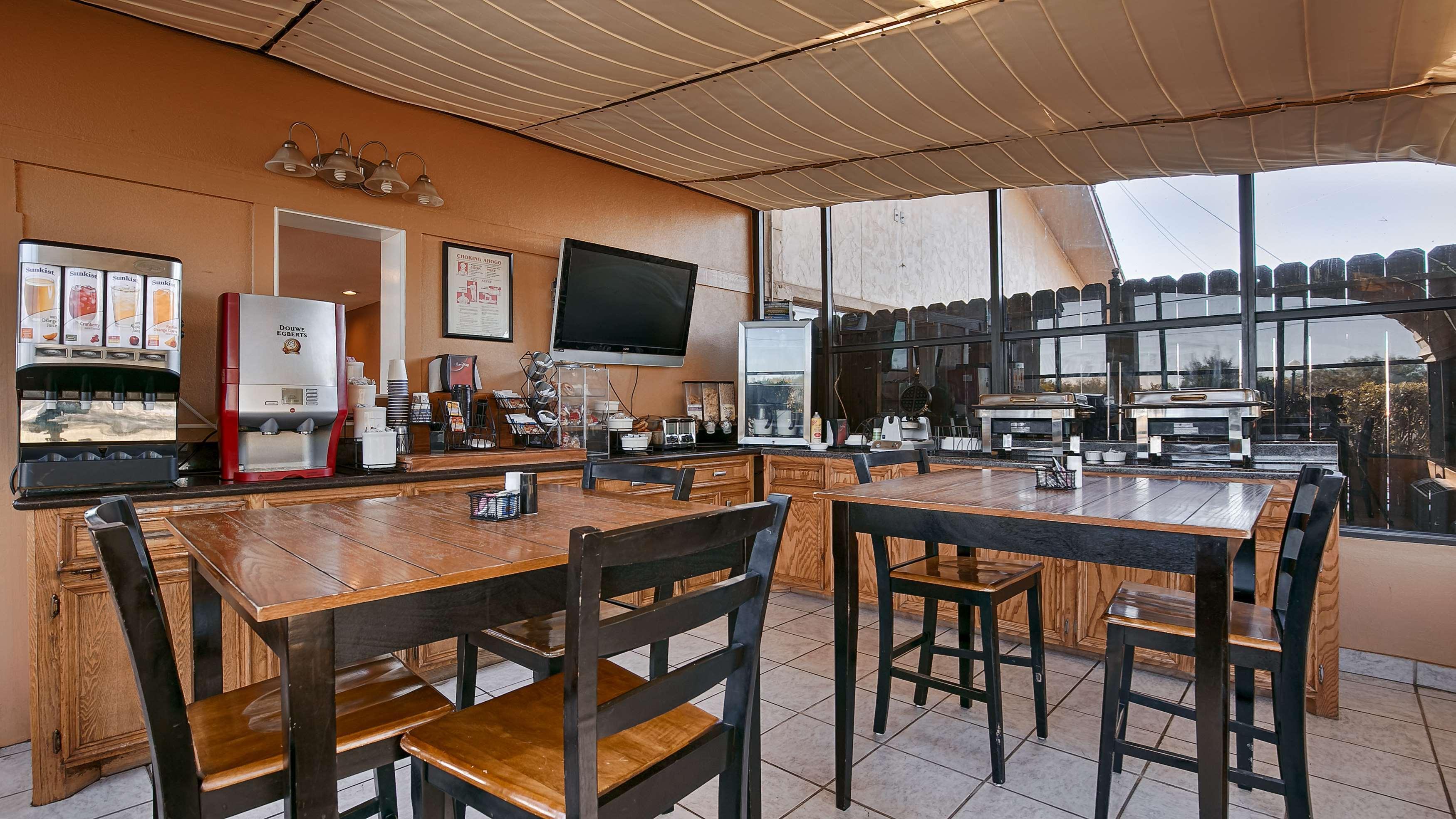 Best Western Plus Lacombe Inn&Suites Exterior foto