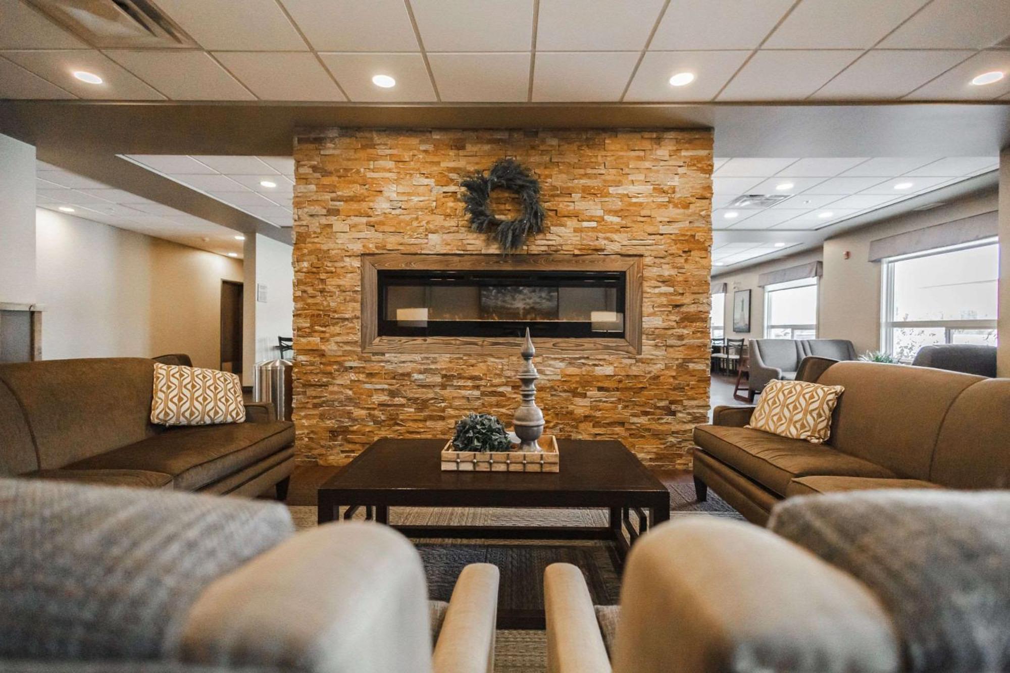 Best Western Plus Lacombe Inn&Suites Exterior foto