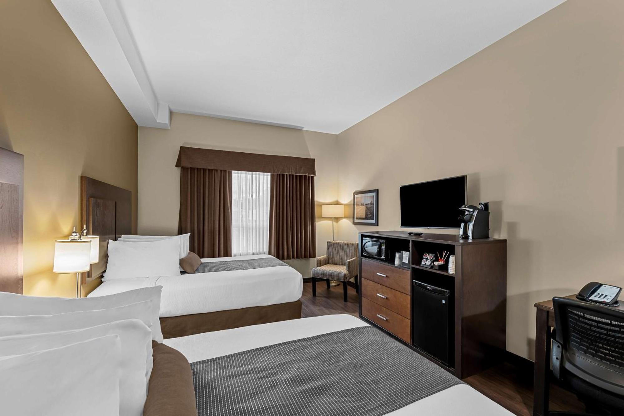 Best Western Plus Lacombe Inn&Suites Exterior foto