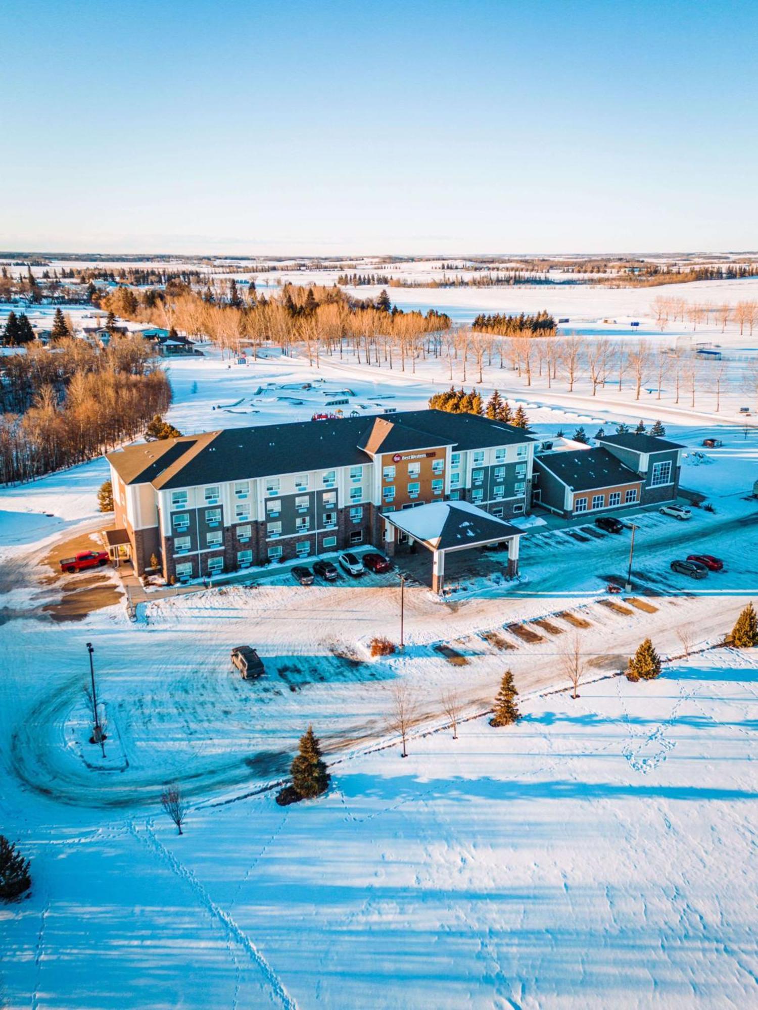 Best Western Plus Lacombe Inn&Suites Exterior foto