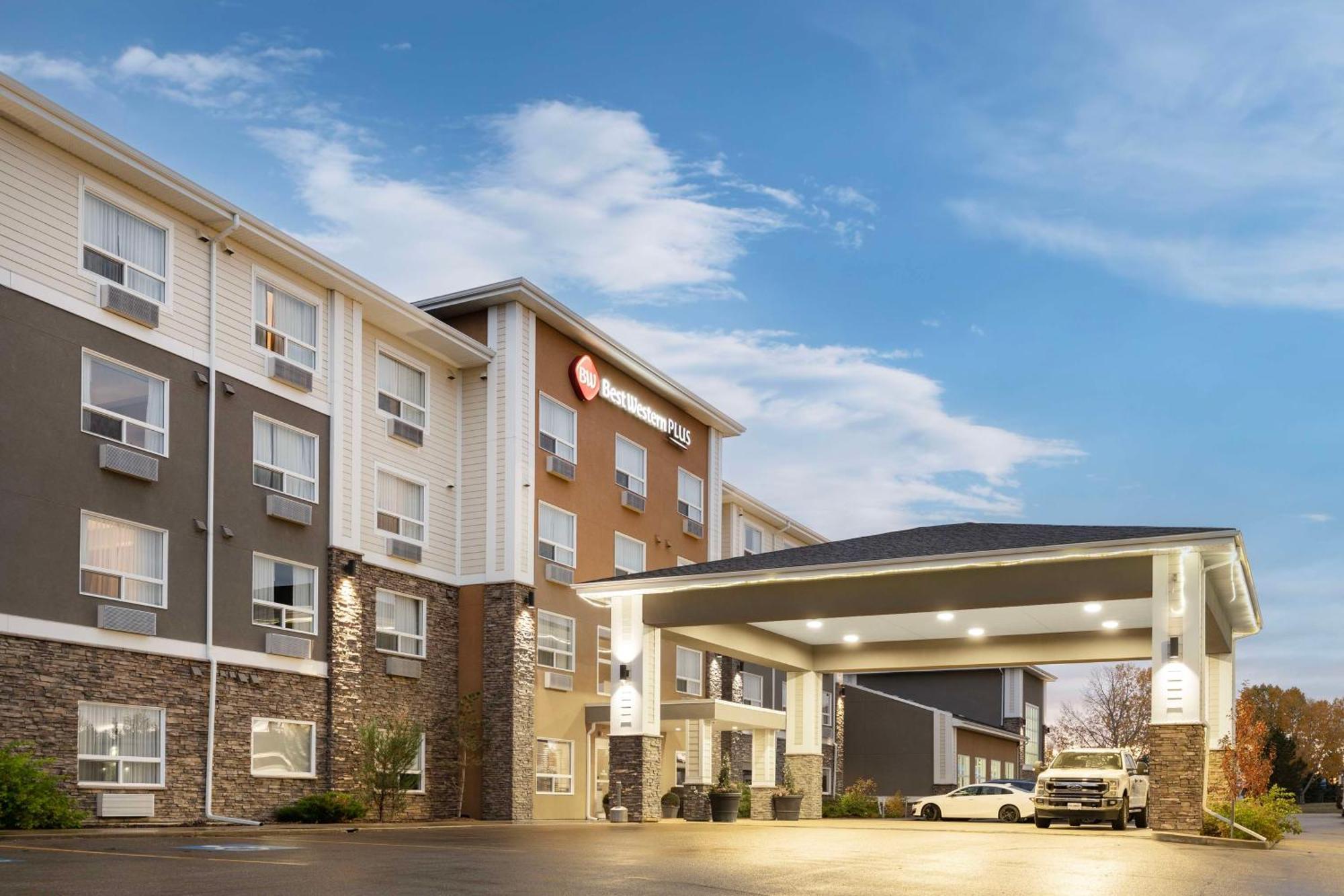 Best Western Plus Lacombe Inn&Suites Exterior foto